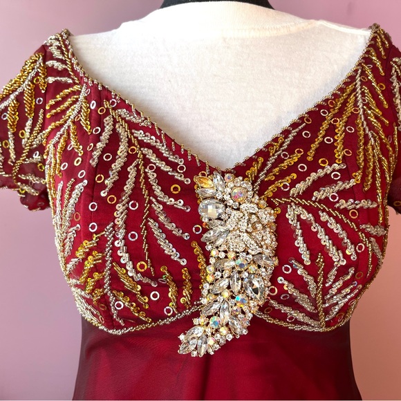 Dark red evening gown with silver and gold sequins/beads - Picture 2 of 8